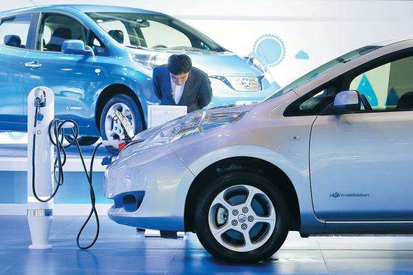 新能源汽车快速增长拉动需求 上市公司加快轻量化材料布局
